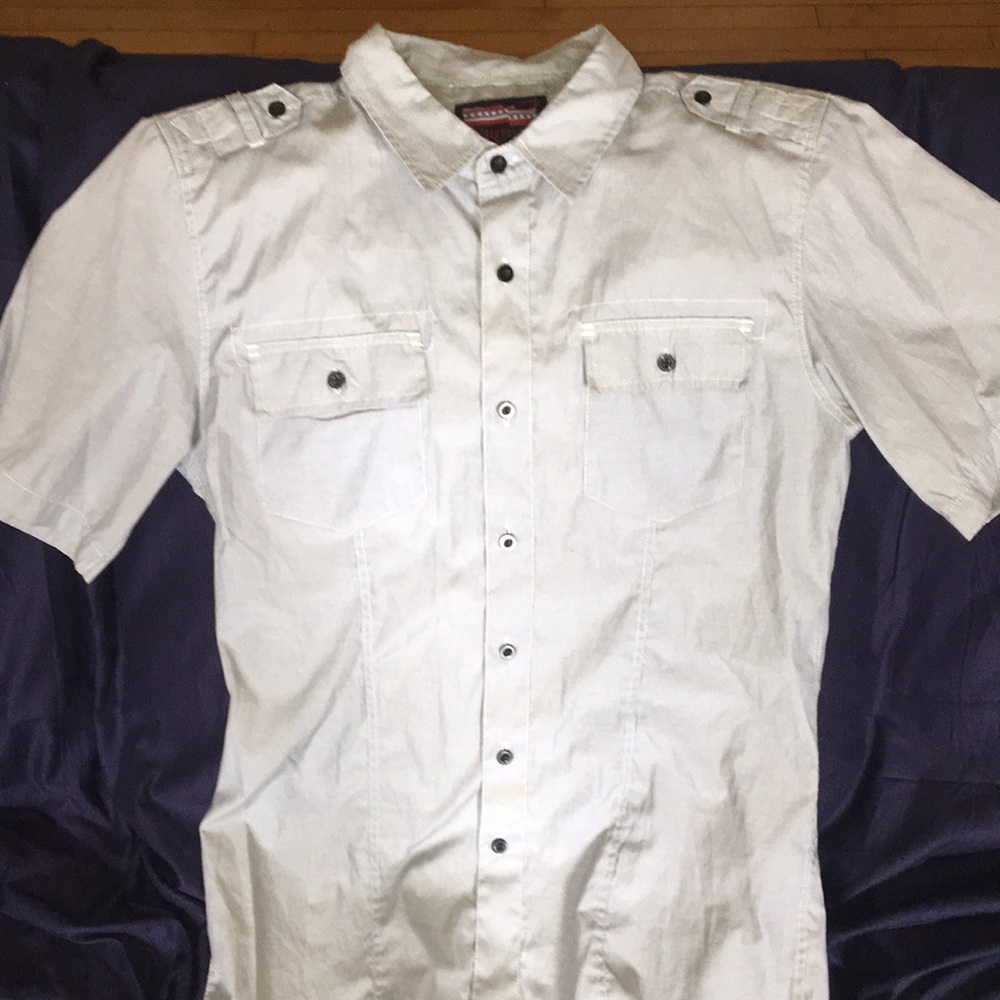 Men’s No retreat button up